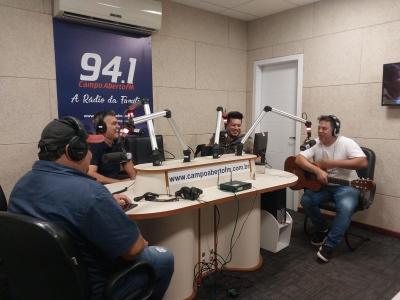  Campo Abeto FM comemorou com os ouvintes, 33 anos com programaÃ§Ã£o especial